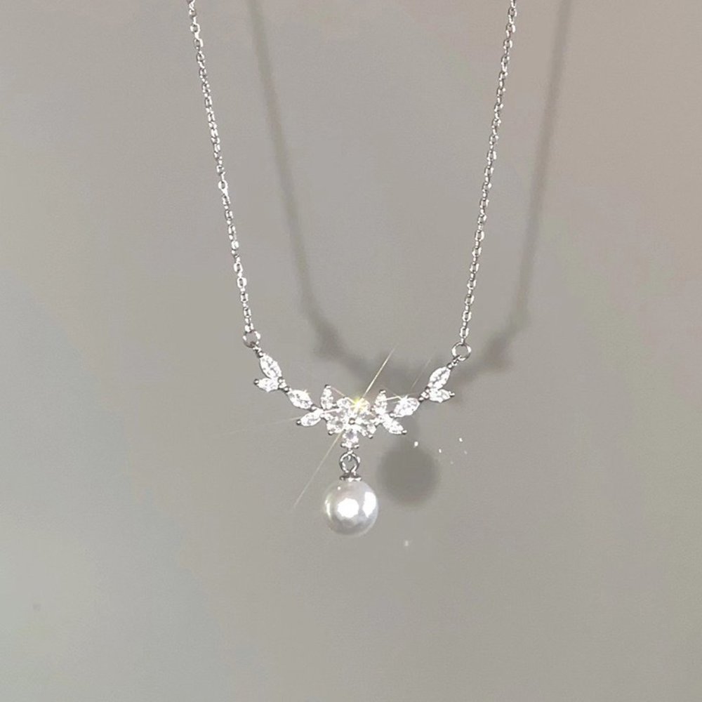 Garland Pearl Necklace